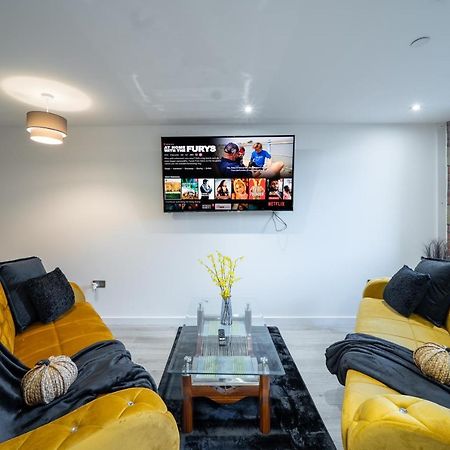 Bv Spacious 1-Bedroom Apartment Close To Town Center - Sleeps 6 Bradford  Bagian luar foto