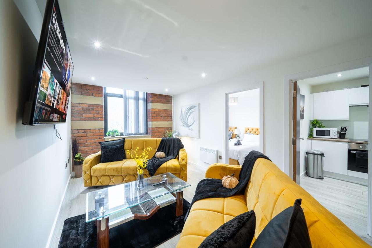 Bv Spacious 1-Bedroom Apartment Close To Town Center - Sleeps 6 Bradford  Bagian luar foto
