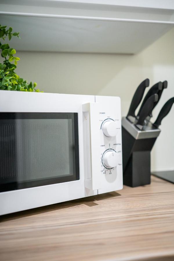 Bv Spacious 1-Bedroom Apartment Close To Town Center - Sleeps 6 Bradford  Bagian luar foto