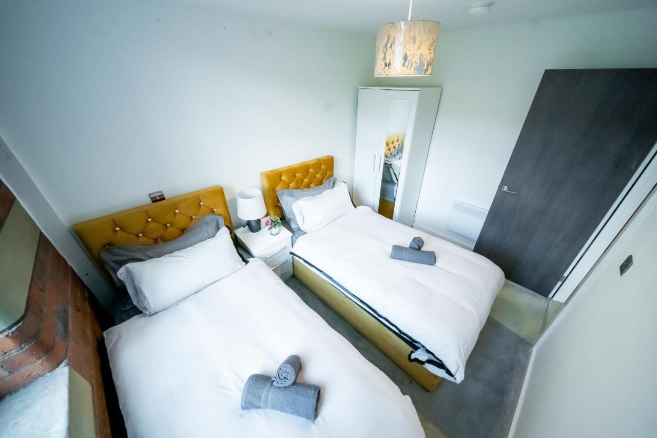 Bv Spacious 1-Bedroom Apartment Close To Town Center - Sleeps 6 Bradford  Bagian luar foto